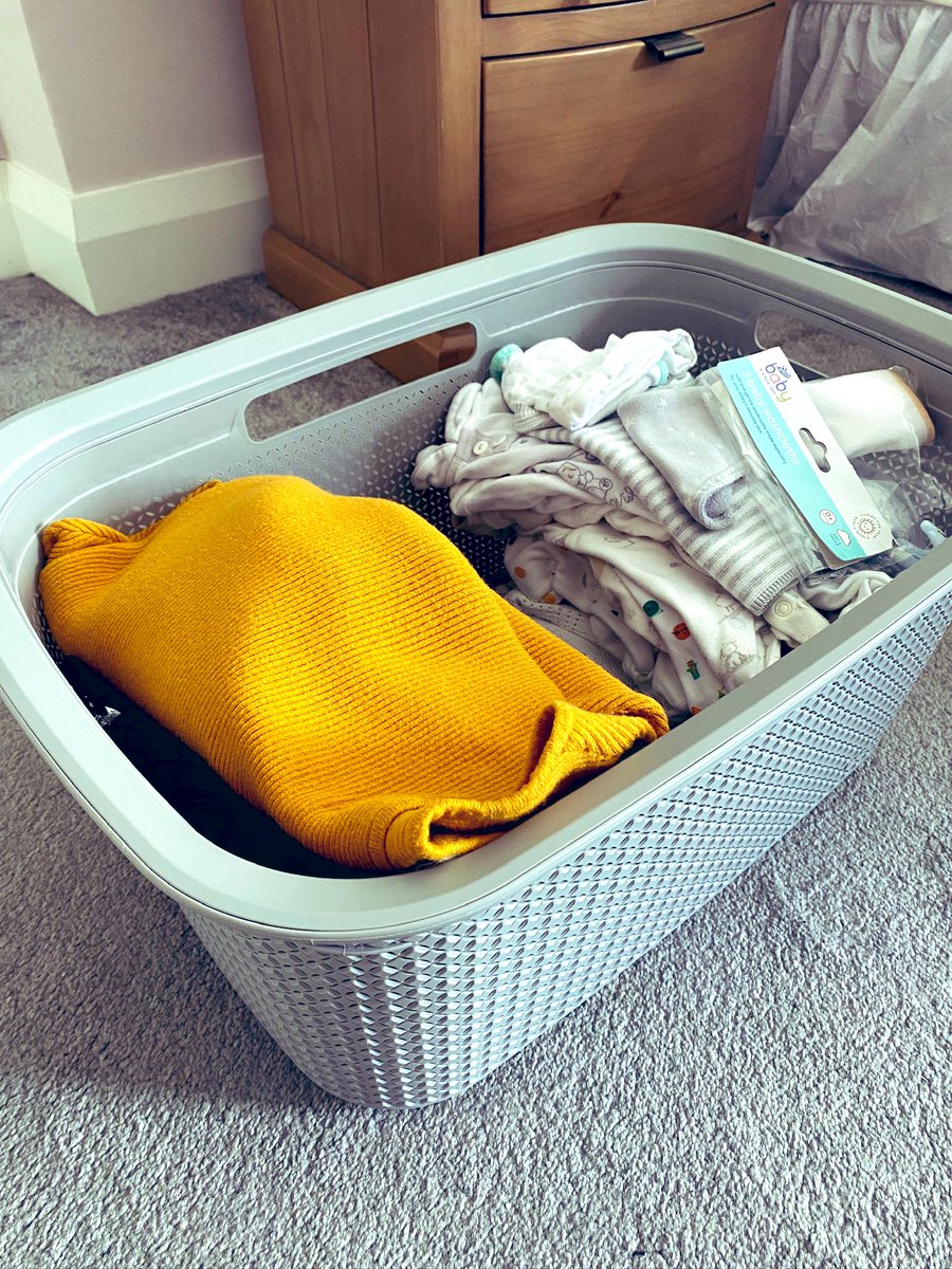 My wonderful experience with <a href="/letsmatchmums/">Letsmatchmums</a> gave rise to my latest piece for <a href="/RTECountryWide/">CountryWide</a>. Listen back here: rte.ie/radio/radio1/c… #amwriting