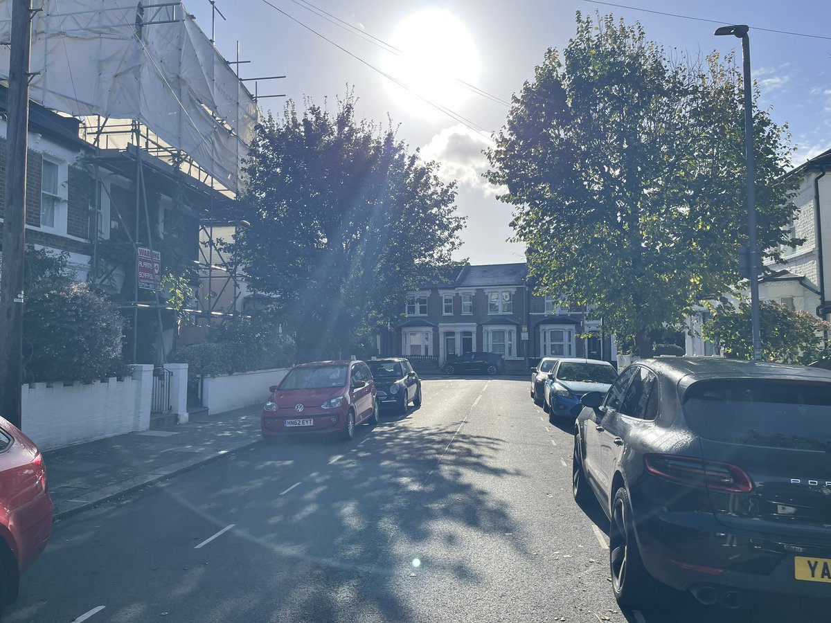 PaulCresser's tweet photo. I also popped in on Auntie Vanessa’s house yesterday but it seems she’s having some work done. Perhaps she is downsizing….. 🤣
#doctorwho #logopolis #albertbridge #doctorwholocations https://t.co/XaMsE1Pg1e