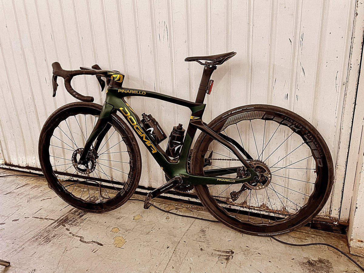 velomoho's tweet photo. What a thing of beauty this is 😍. The 
#pinarello #dogma of @puckmoonen @Pinarello_com @princetoncarbon @wahoofitness #cycling #cycle #cyclingpictures #cyclingphotos #cyclingimages #cyclinglife #bike 🚴🏼‍♂️ https://t.co/uS4uHYCJrF