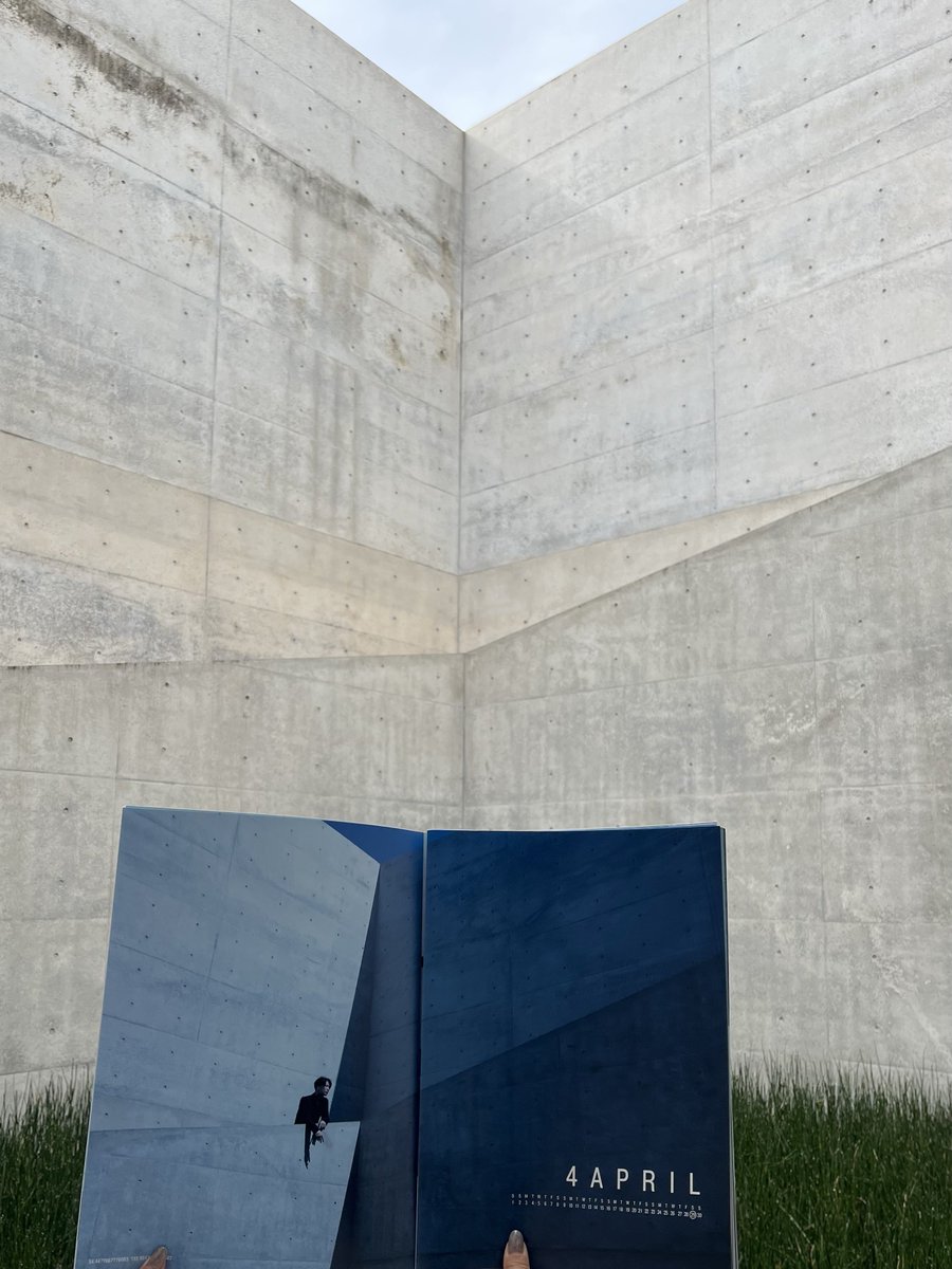 taketosora's tweet image. 直島旅②地中美術館

安藤さんの建築と作品が融合して空間全体がアート
空気が日本じゃないような不思議な感覚もして素晴らしかった
モネの作品好きなのでポストカード購入

#佐藤健カレンダー2023