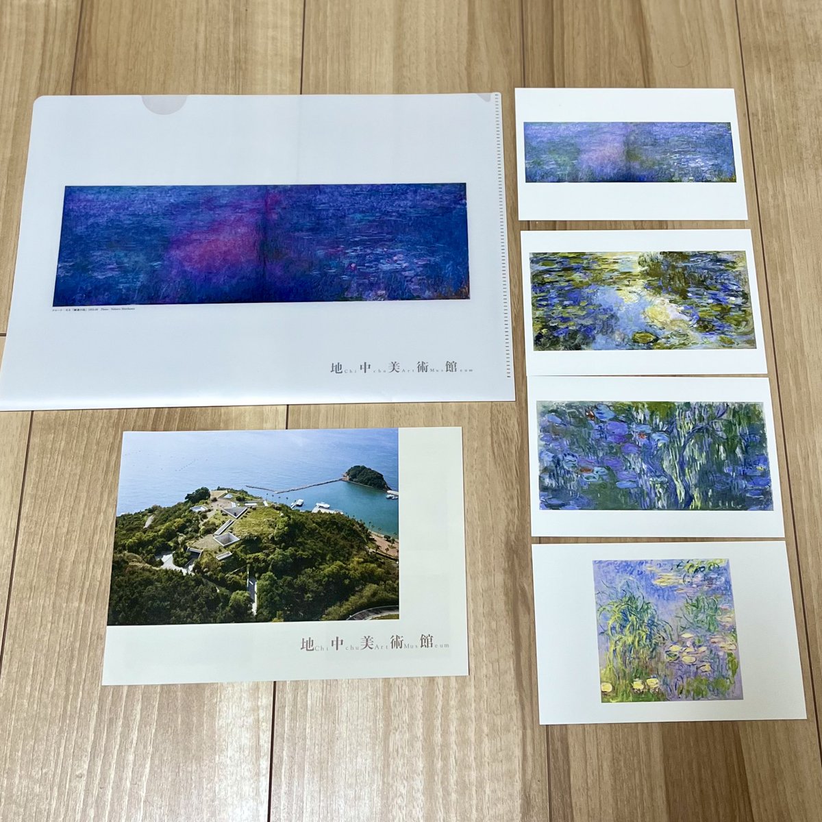 taketosora's tweet image. 直島旅②地中美術館

安藤さんの建築と作品が融合して空間全体がアート
空気が日本じゃないような不思議な感覚もして素晴らしかった
モネの作品好きなのでポストカード購入

#佐藤健カレンダー2023