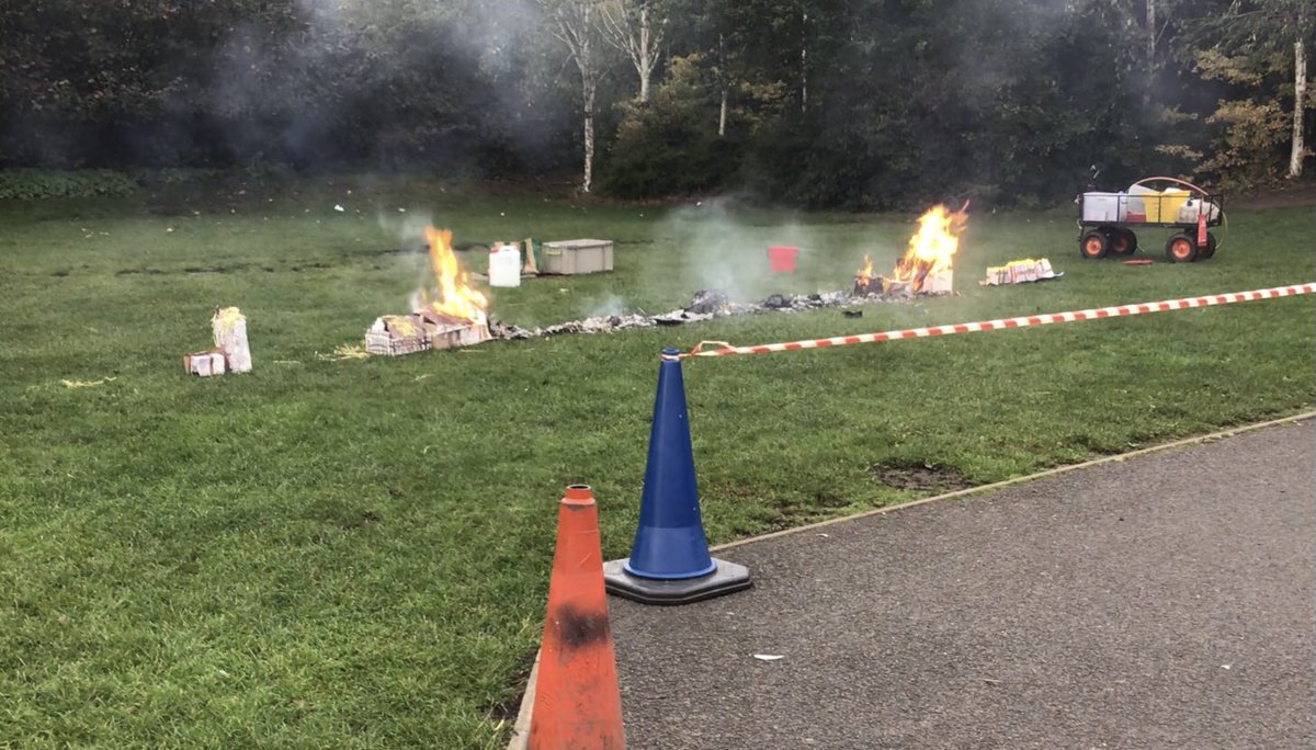 1bennion's tweet photo. London’s burning! https://t.co/AEO1GQQ9y9