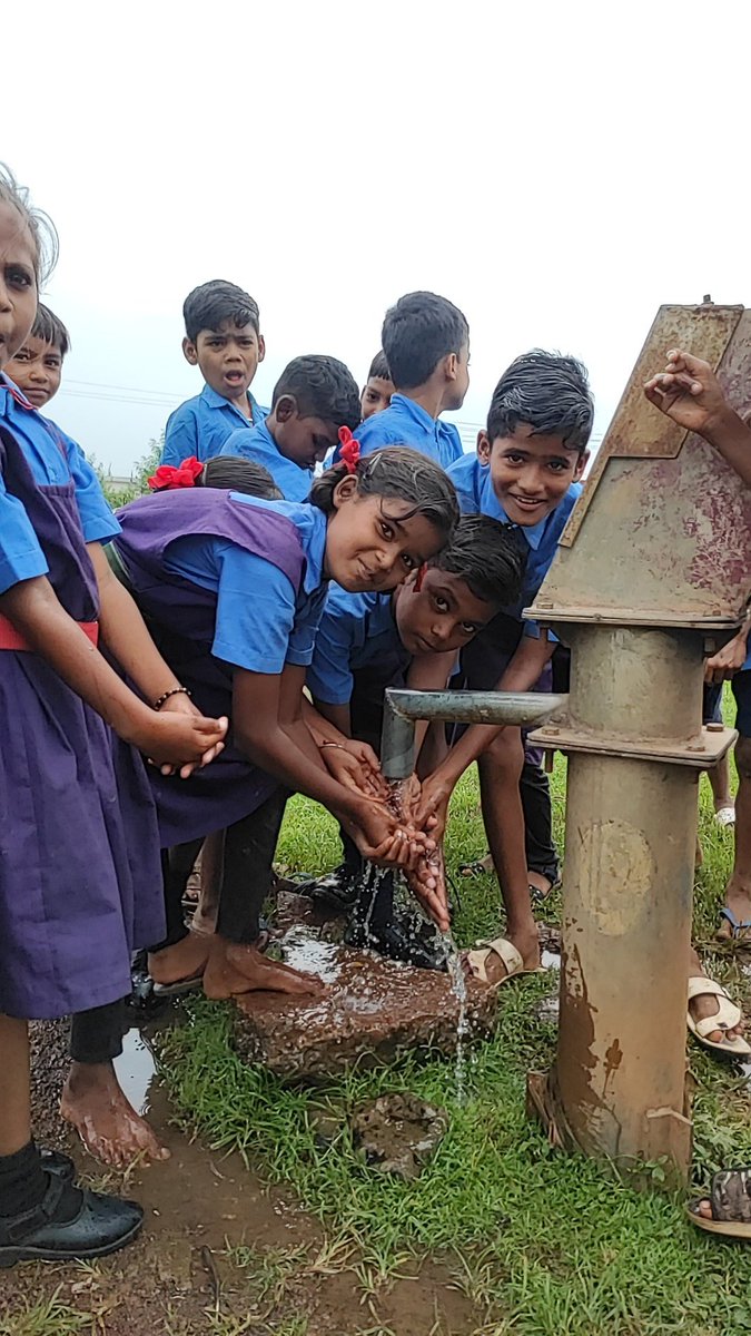 YogeshSahu_04's tweet photo. The power of clean hands should never be underestimated. Let's celebrate #GlobalHandwashingDay by spreading awareness and encouraging the world to wash their hands with soap regularly. ЁЯМПЁЯд▓ #CleanHandsSaveLives #CGforHandWashing
@UNICEFIndia @DPRChhattisgarh @DurgKeDoot https://t.co/qaMYliEz2n