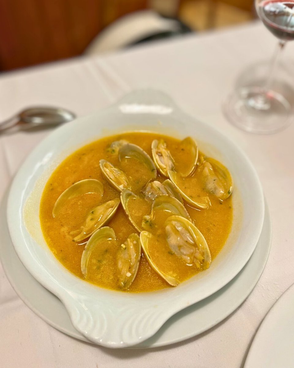 Velada_app's tweet photo. #Barcelona #14delarosa: ambientazo y una carta de bebidas con la que nunca repetirás trago.🍹 Podrás seguir disfrutando en #RestauranteIparTxoko, la esencia de Euskadi, sus sabores más tradicionales y una bodega 🔝.
📲https://t.co/GC71rVdGRP
#VeladaApp #VeladaPremium💎 https://t.co/8g7VtxSWHT