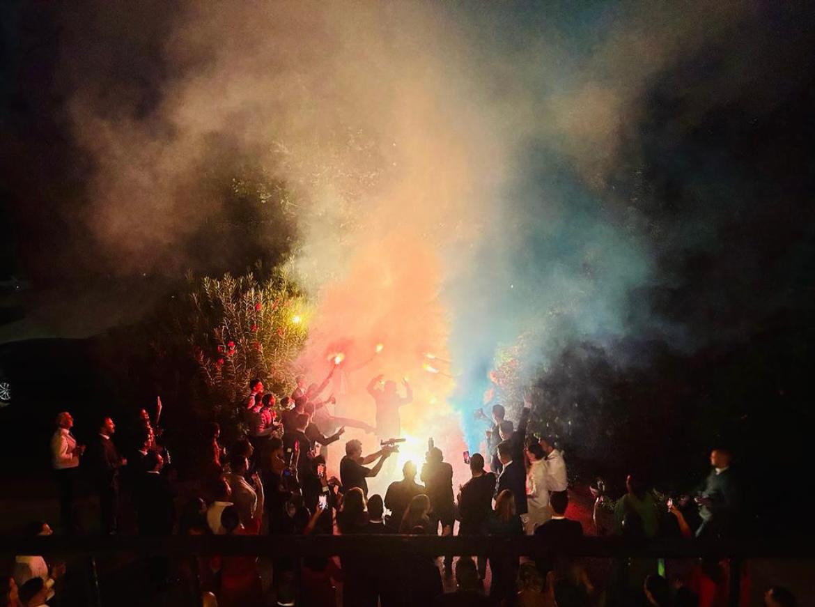 ArcosFalla's tweet photo. Ayer se casaba uno de los nuestros y el amarillo y el azul no podía faltar... https://t.co/nCFxylTAZv