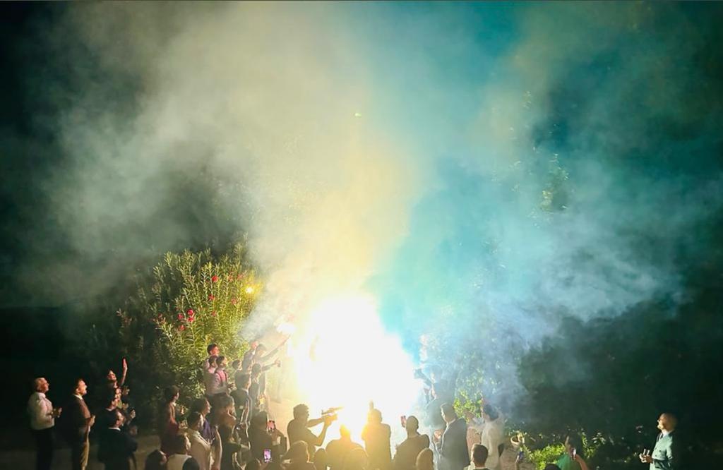 ArcosFalla's tweet photo. Ayer se casaba uno de los nuestros y el amarillo y el azul no podía faltar... https://t.co/nCFxylTAZv