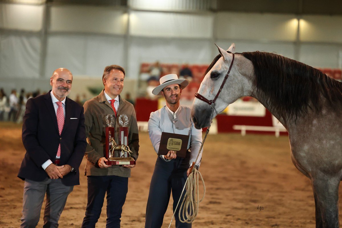 Cerramos un FERICAB 2023, los ejemplares campeones seguro que harán podio también en <a href="/SICABOficial/">SICAB</a>. Agradezco además la visita de D. José Juan Morales, Presidente de <a href="/anccepre/">ANCCE</a>  y su compromiso con Lorca y nuestro concurso, así como su acreditada categoría profesional y humana.