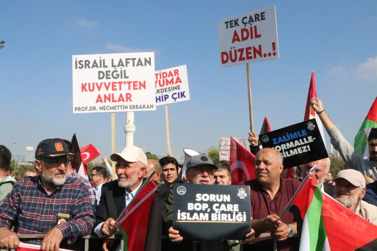 HurDavaPartisi's tweet photo. İstanbul Maltepe’de düzenlenen, Genel Başkanımız Sayın Zekeriya Yapıcıoğlu’nun katıldığı “Özgür Filistin Mitingi” başladı. 

#HÜDAPAR
#ÖzgürFilistin https://t.co/O9igYnVGj1