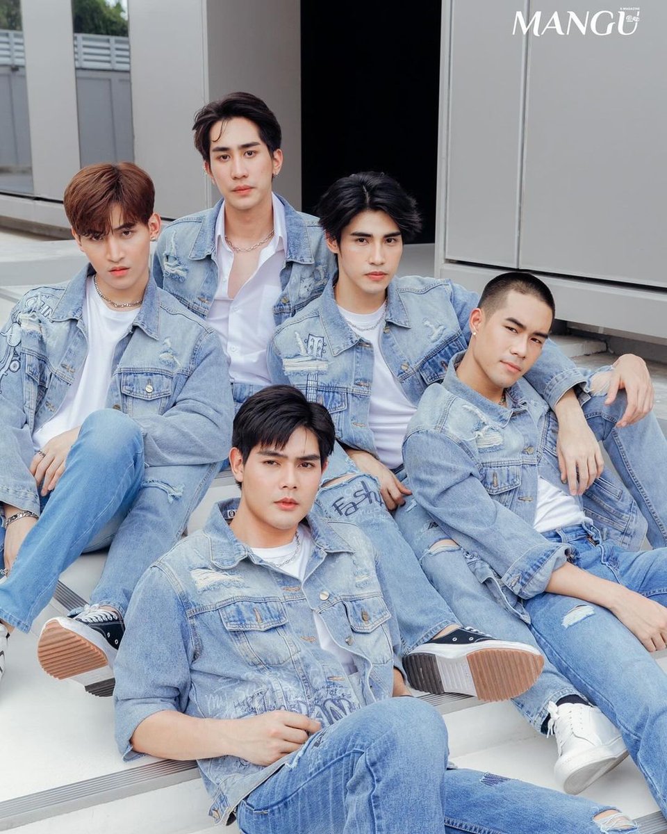 ubrohm's tweet image. หนุ่ม SNAP ทั้ง 5 หล่อเท่ห์..เกินต้านมาก🫰🥰
#OhmThitiwat
#ManGuMagazineXSnapProject