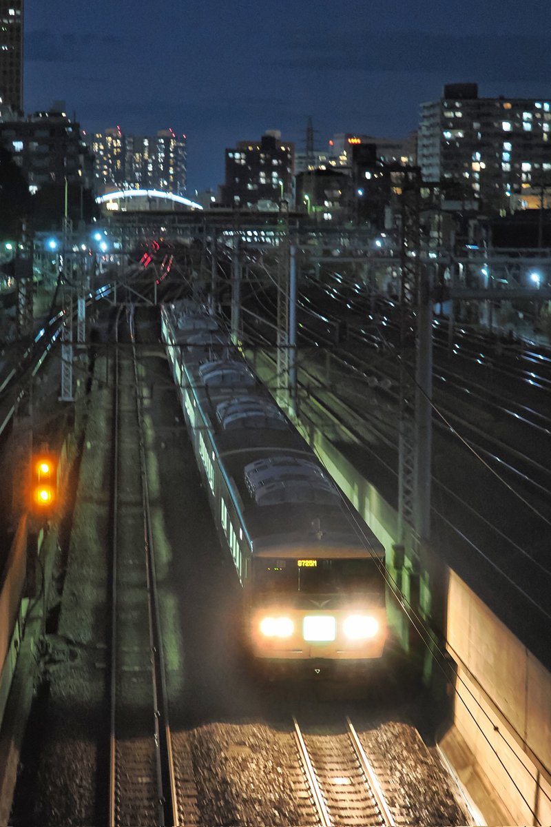 inemuri604's tweet photo. 今日も夕方は線路脇へ
練習?のむさしの号は1/30で流したけど、本番の185系は保険を掛けて1/40のズームレンズ流しでお見送りです
#185系
#蔵の街川越まつり号
#むさしの号
#OMSYSTEM
#OM1
#1240pro
#40150pro
#闇鉄 https://t.co/o7xE7kK6fi
