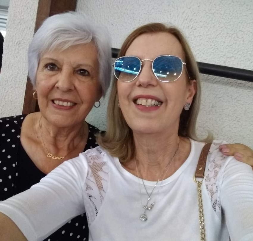 IgorSoares_SP's tweet photo. Agradeço a Deus por ser uma pessoa abençoada.   Nasci em um lar de educadores. Minha mãe, Maria Celeste, e minha tia, Virgínia, foram as melhores professoras da minha vida. Em nome destas duas mulheres tão especiais, parabenizo todos os professores do Brasil. Muito obrigado! https://t.co/XJ4iXDlgx1