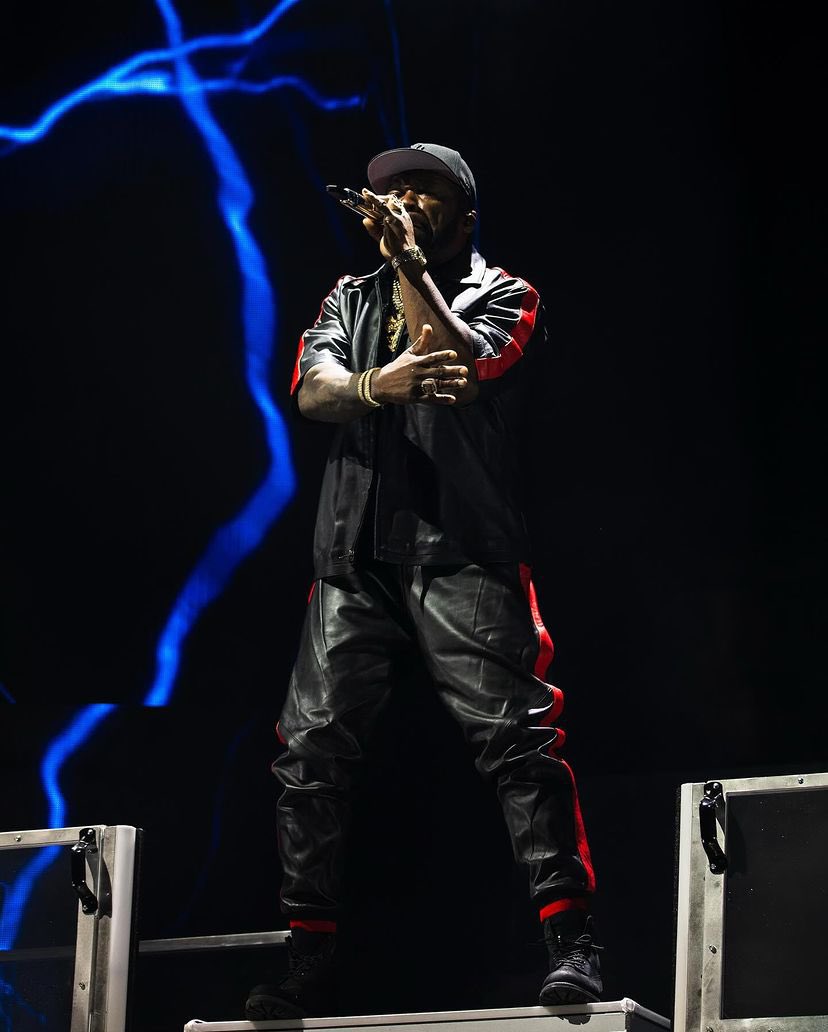 50cent's tweet photo. Berlin Germany 🇩🇪 SOLD OUT, The 3 headed monster is still alive EMINEM, 50CENT, Dr Dre 💣BOOM💨#bransoncognac #lecheminduroi https://t.co/KvSBhvlBsm