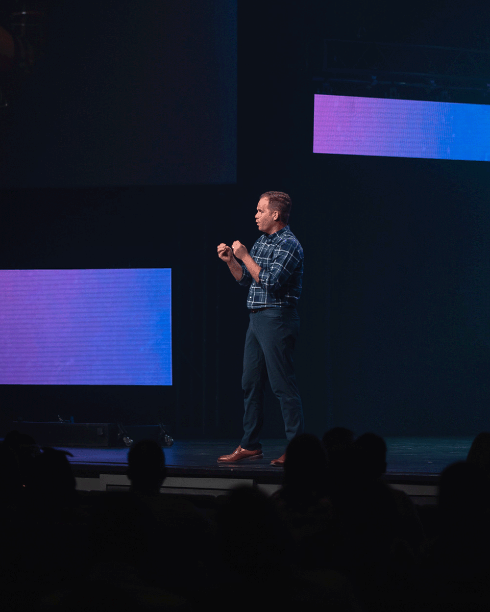 athenschurch's tweet image. Happy Sunday! Here’s what to look forward to this morning 🎉

🎶 Worship with Amy, Justin, Steve, and Gabby
💭 Part 1 of #HonestToGod with @clayscroggins 
🤝 Service Projects Open

See you soon!