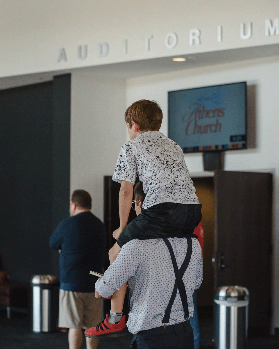 athenschurch's tweet image. Happy Sunday! Here’s what to look forward to this morning 🎉

🎶 Worship with Amy, Justin, Steve, and Gabby
💭 Part 1 of #HonestToGod with @clayscroggins 
🤝 Service Projects Open

See you soon!