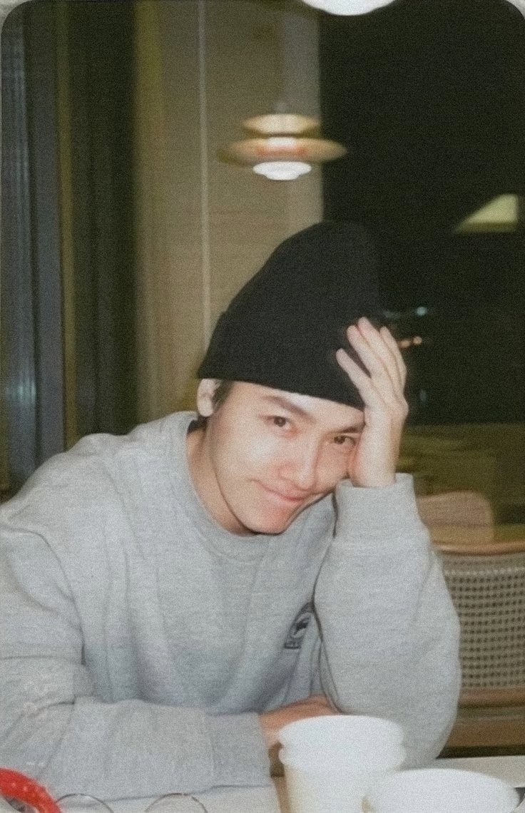 donghaesshi's tweet photo. happy birthday to this precious person who filled up my youth🥳

many years may pass, but i know you’ll always be the part of my safest place, no matter what.

thank you and i love you💙

i’ll root for you, always. https://t.co/Hcw6Wmx2DF