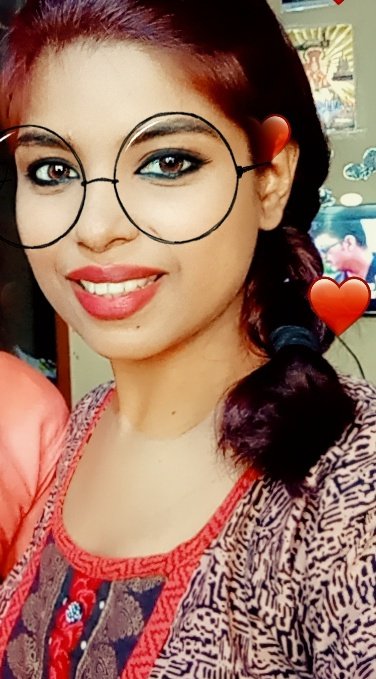 EstherRachelJ's tweet photo. நீங்க அவர பார்த்திங்களா ❤🙈 #snapchatselfie
#Leo https://t.co/h9hKaOJMvl