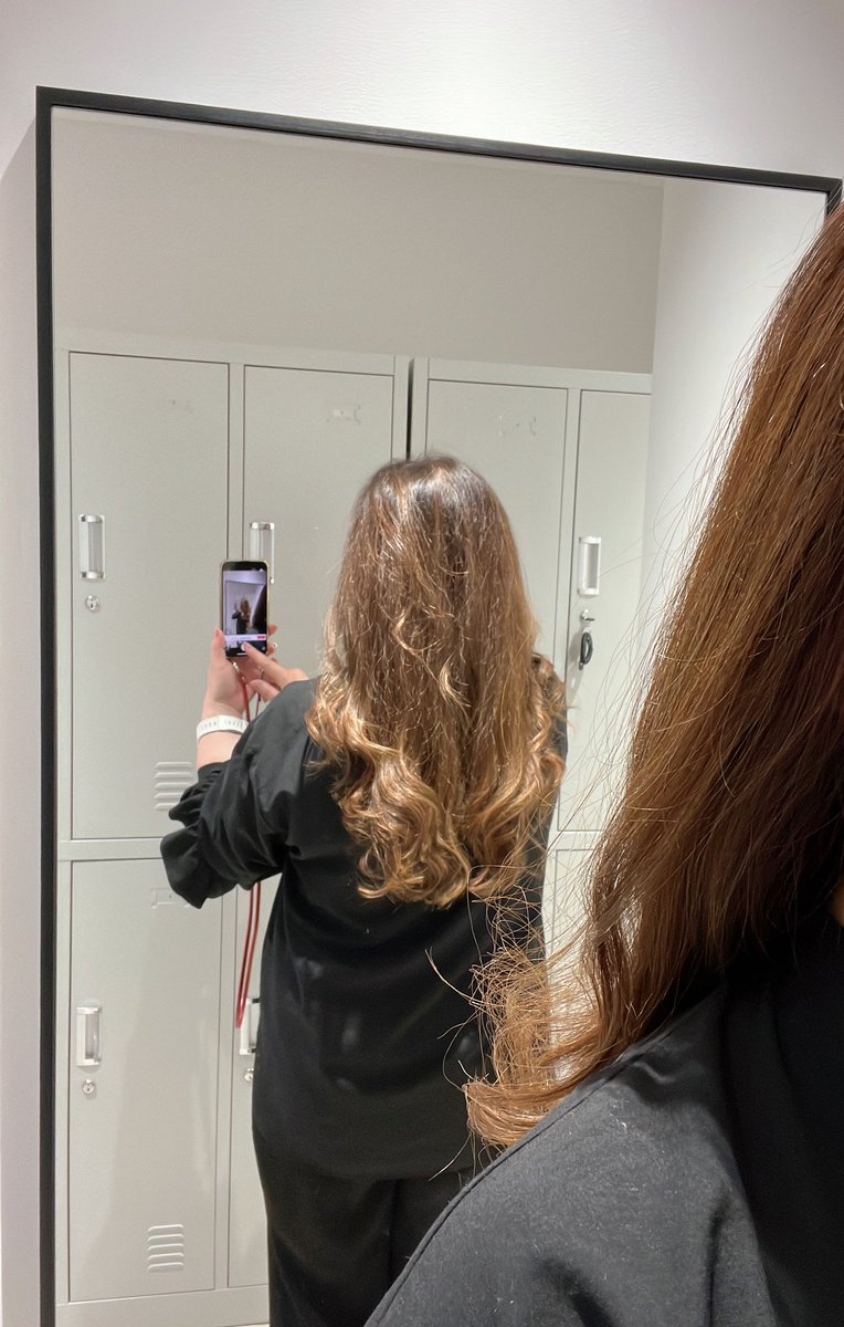 zikzin_33's tweet image. 5センチ位は切ったかな✂️
今回のカラーもお気に入り🤎✨
#startokyo
#ktwo