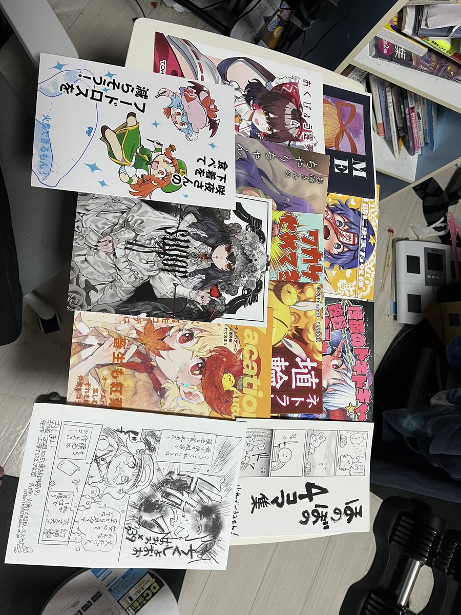 無事帰ってこれました。
やはり即売会の空気はモチベ上がる
競馬してる場合じゃねーっすよ
戦利品はグッズ中心。
僕もグッズ周りで作ってみたい 