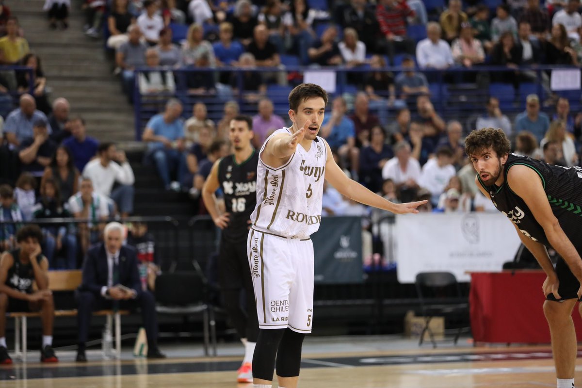 CBCLAVIJO's tweet photo. DE PABLOOOOOO TRIIIPLEEEEEEEE
Fresquísimoooooo 🔥🔥
54-47
5:08 final Q4
#CBCvsBET https://t.co/4ZCFNE7fHC