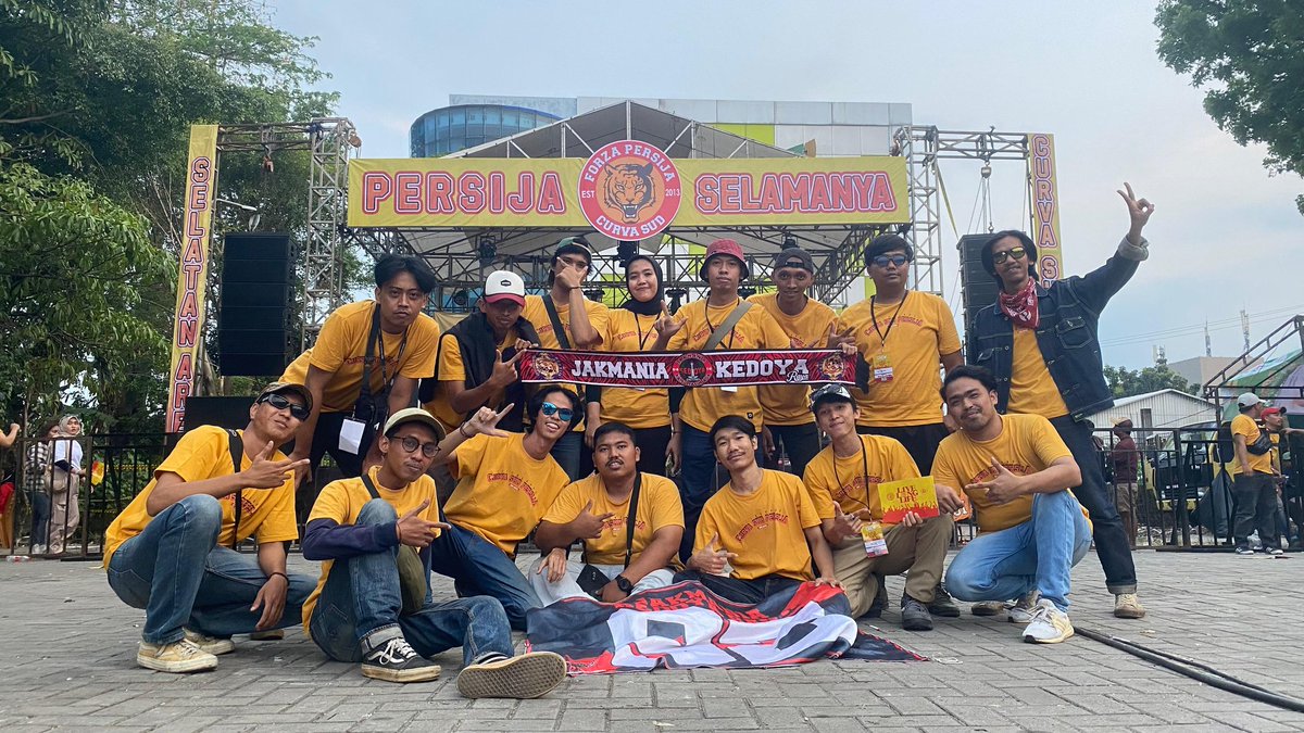 JakmaniaKedoya's tweet photo. Persija Selamanya!

#LiveLongLife 
#CurvaSudPersija
#JakmaniaKedoyaRaya https://t.co/xUeOF4rZDB