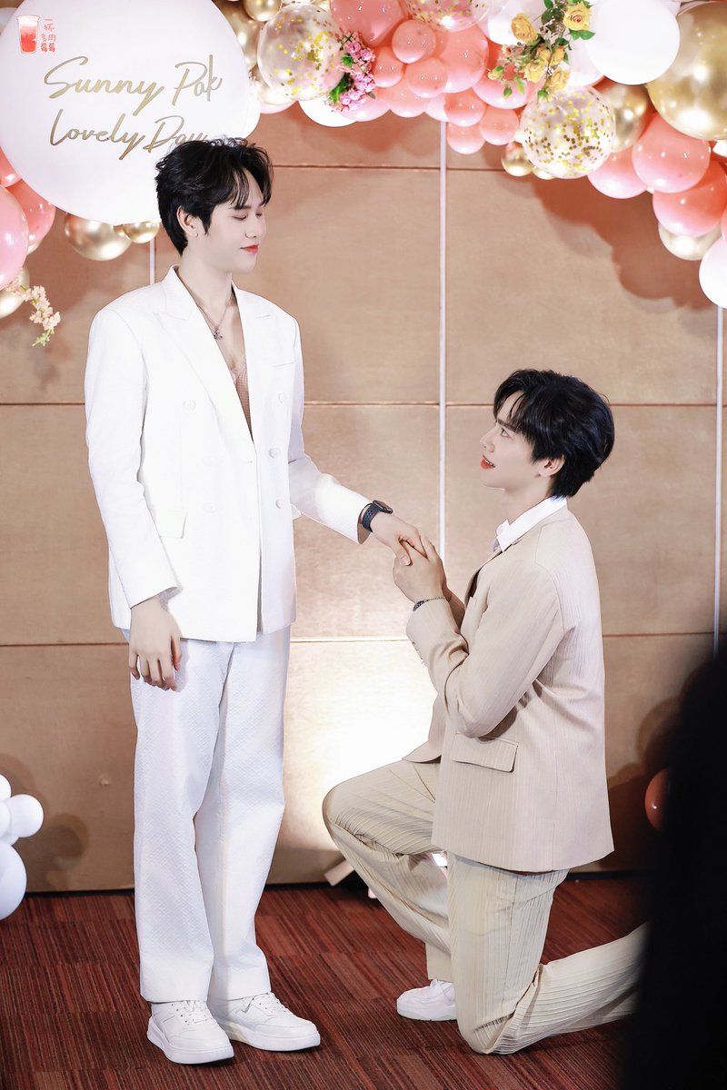 PICO_KST's tweet photo. 15.10.23📸
😘😘😘
@sunnywnrt @pakfaiiii 

#SunnyPakBWLovelyDay
#sunnywnrt #pakfaiiii #WeddingPlanTheSeries https://t.co/njxDRzpvw8