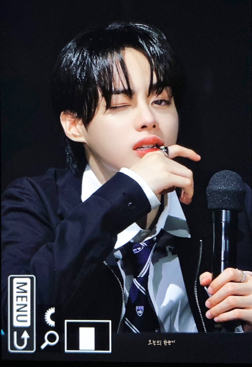 OnlyOne_HB's tweet photo. 𝐏𝐫𝐞𝐯𝐢𝐞𝐰˚
231015 당신 왜 매일 미모 기록 경신하지?과거의 너를 이기는 것도 매일의 목표 뭐 그런거야? 당신의 미모는 왜 근로기준법 주 52시간 근로를 지키지 않느냔 말이야 ...야간수당 주유수당은 받고 일하냐는 말이야?당신 얼굴

#템페스트 #TEMPEST #냥이뷰 
#한빈 #HANBIN #오늘의한빈이 https://t.co/7X9sNVzTBZ