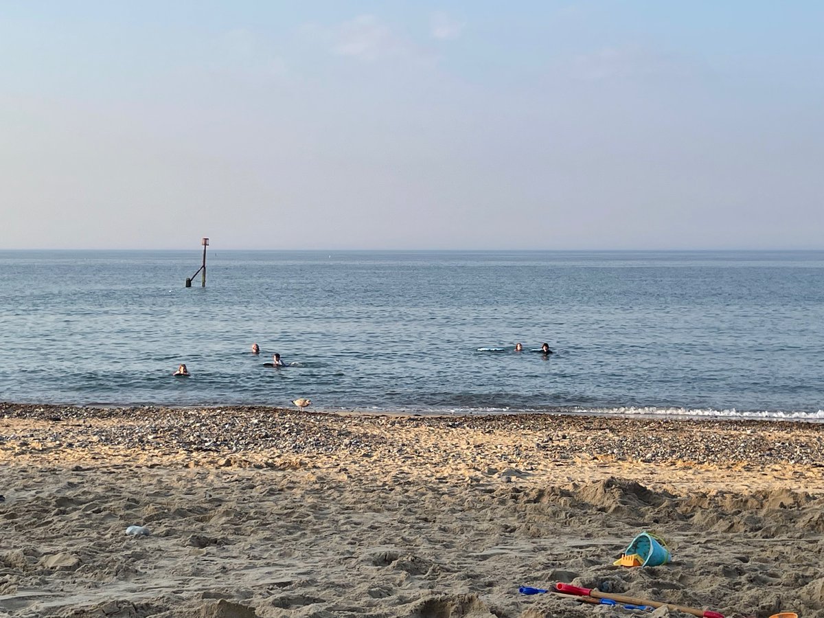 MrsRaybs's tweet image. Cromer Beach- our favourite place to be!