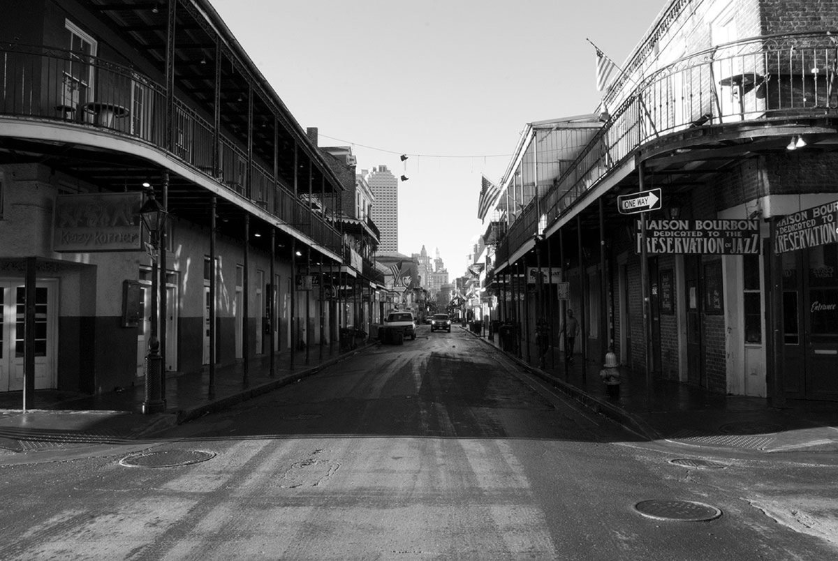 oxfordamerican's tweet image. Check out this 2017 #EyesOnTheSouth project, “The Built Environment,” in which @virginiahanusik explores “how a distinct sense of place is perpetuated through the built environment” in New Orleans. Hanusik also published in #Issue122 for Fall 2023.
oxfordamerican.org/eyes/the-built…