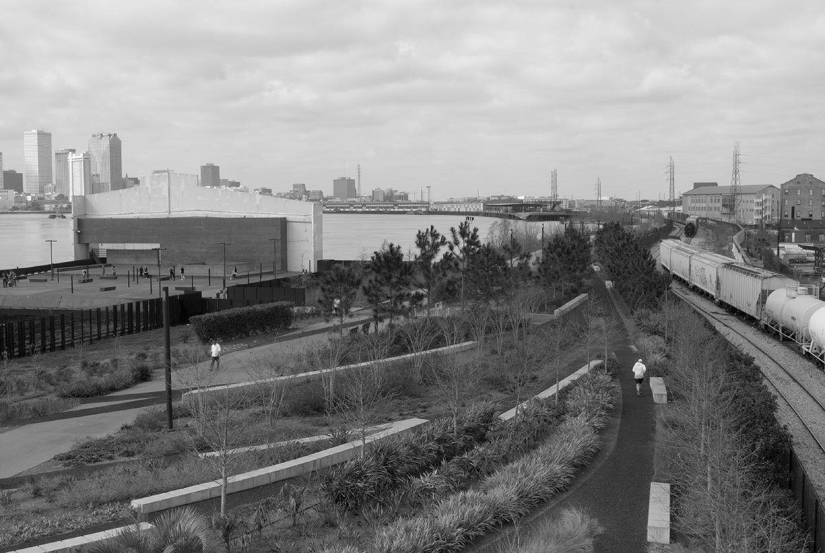 oxfordamerican's tweet image. Check out this 2017 #EyesOnTheSouth project, “The Built Environment,” in which @virginiahanusik explores “how a distinct sense of place is perpetuated through the built environment” in New Orleans. Hanusik also published in #Issue122 for Fall 2023.
oxfordamerican.org/eyes/the-built…