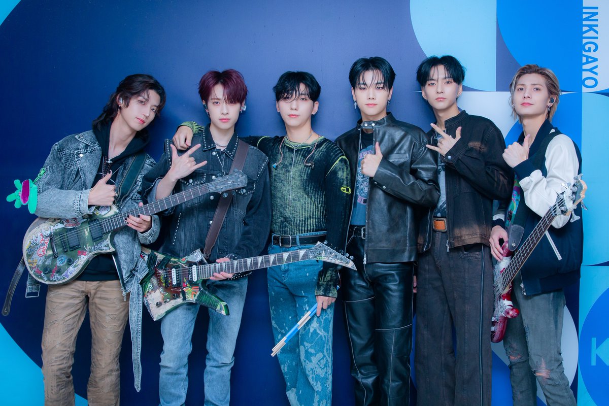herostoire's tweet photo. 231015 #ivedinary @ SBS Inkigayo 💙 https://t.co/FLrsN7zO3z