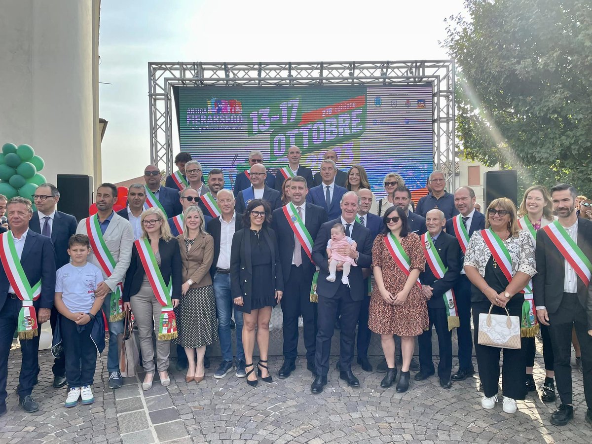 AntonioDePoli's tweet photo. Cerimonia di inaugurazione della 276a edizione dell' Antica Fiera Di Arsego. Prodotti tipici dell’agricoltura, mostre del commercio e dell’artigianato, bestiame, macchine e attrezzature https://t.co/DMRZligHWK 
#Arsego #FieraDiArsego https://t.co/fzH0wO5IP5