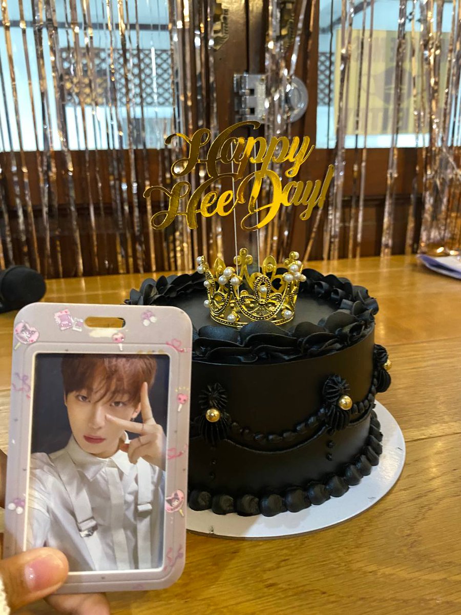 sunny_luvss's tweet photo. Happy birthday pareng hisong😭🫶

#AceHeeseungDay
#AceCelebrationwithLHS
#HybePrinceCelebration https://t.co/rBG0E1ROCB