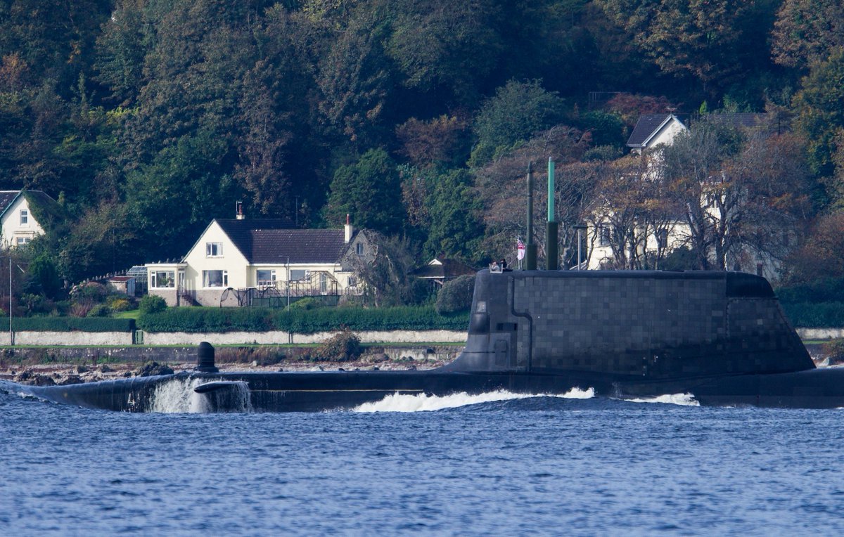 SheilaLWeir's tweet photo. Astute class submarine outbound from Faslane today
@royalnavy #astuteclass #submarine #submariner #navy #naval #shipping #hmnbclyde #firthofclyde https://t.co/6OrDXDmGQl