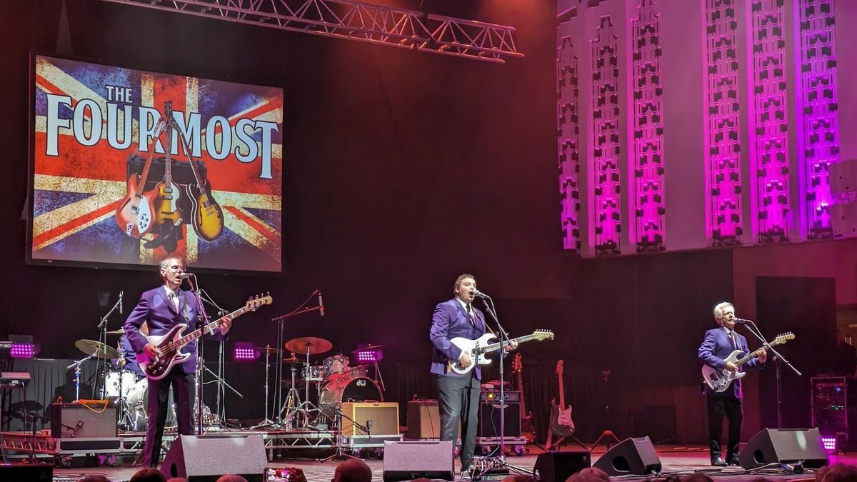 @the_fourmost @liverpoolphil sporting a full house of Rapier Guitars on the Sixties Gold Tour. Classic looks and classic tones. Thanks to JHS of Leeds & Alan Entwistle for an excellent product. @GearMagazine @BeatMagazineUK @MikeReadUK @davesweetmore @RnRUnravelled @WGBpl