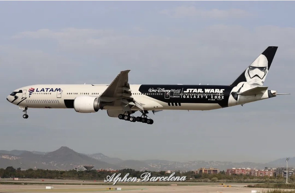 air_comment's tweet photo. #aviation #aviationphotography #instaaviation #instagramaviation #aviationlovers #aviationgeek #planespotting #planeporn #airplanes #pictureoftheday #pilotlife #aviationphoto #airshow #aircraft #aviationdaily #instaplanes #spotters #spotting #megaplanes #aviationfollow #boeing777 https://t.co/A2y2Adc2tH