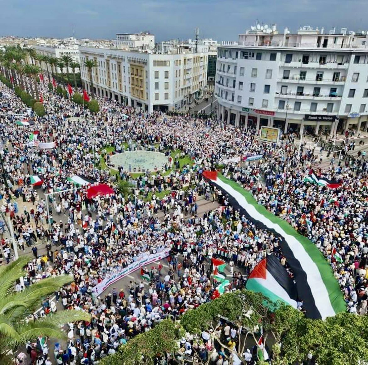 A Rabat, énorme manifestation populaire de soutien aux habitants de Gaza, autorisée par les autorités marocaines. A parier qu’elle ne sera ni la dernière ni la moins nombreuse.