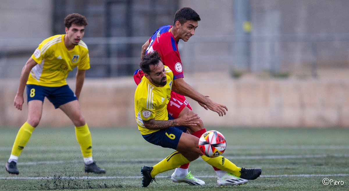 UEO1921's tweet photo. Uɴ ᴛʀɪᴏᴍғ ᴜғᴀɴᴏ́s 🙊

👉 Clava el primer gol
👉 Provoca el penal del segon
👉 Assisteix a @urri50 al tercer

🏅 El millor partit de @pabloufanoo9 amb la #UEOlot.

🔥 Més poder ofensiu, més presència a l'àrea!

#CastelldefelsOlot #3RFEF5 #ElQueOlotEsMereix https://t.co/aRdkdbaztv