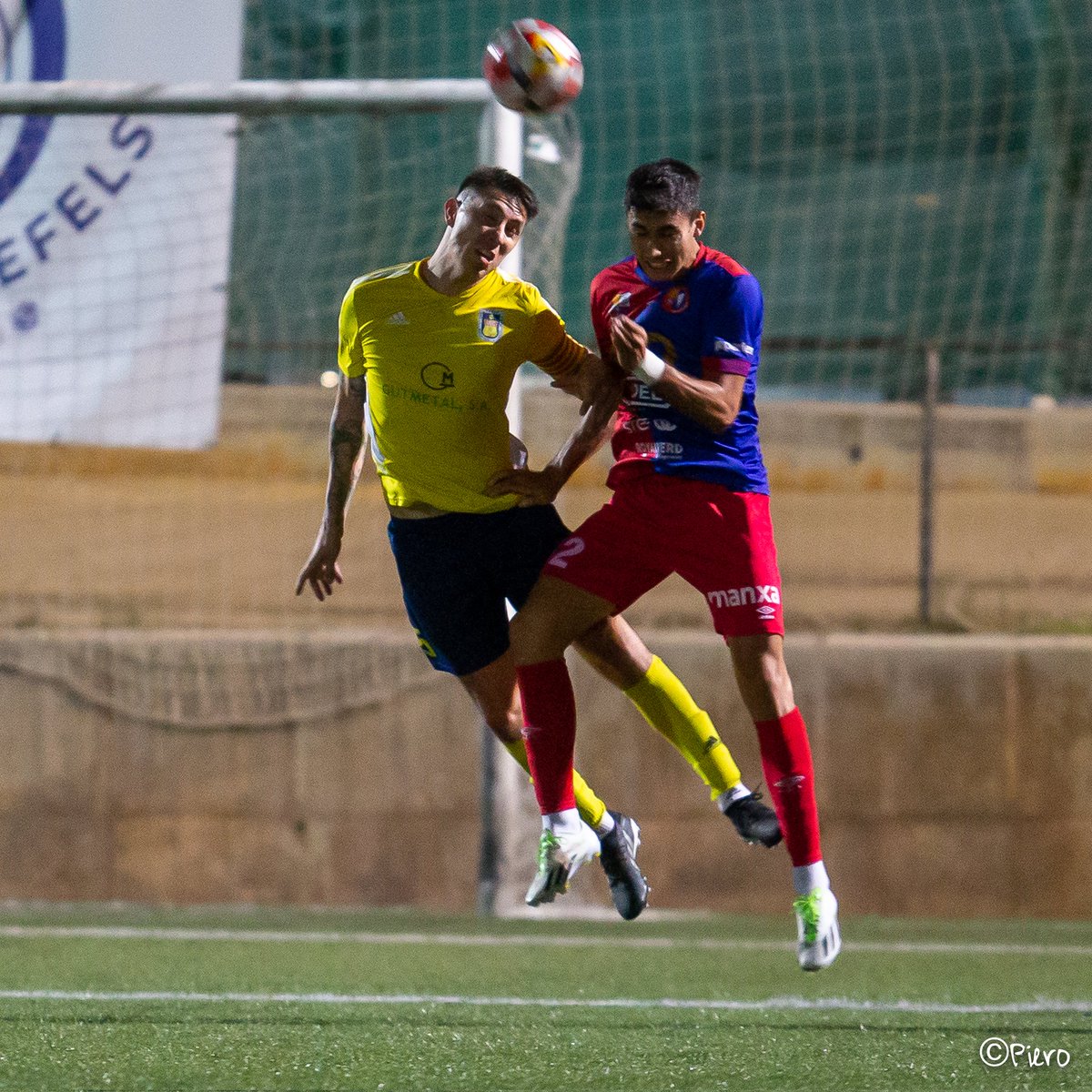 UEO1921's tweet photo. Uɴ ᴛʀɪᴏᴍғ ᴜғᴀɴᴏ́s 🙊

👉 Clava el primer gol
👉 Provoca el penal del segon
👉 Assisteix a @urri50 al tercer

🏅 El millor partit de @pabloufanoo9 amb la #UEOlot.

🔥 Més poder ofensiu, més presència a l'àrea!

#CastelldefelsOlot #3RFEF5 #ElQueOlotEsMereix https://t.co/aRdkdbaztv