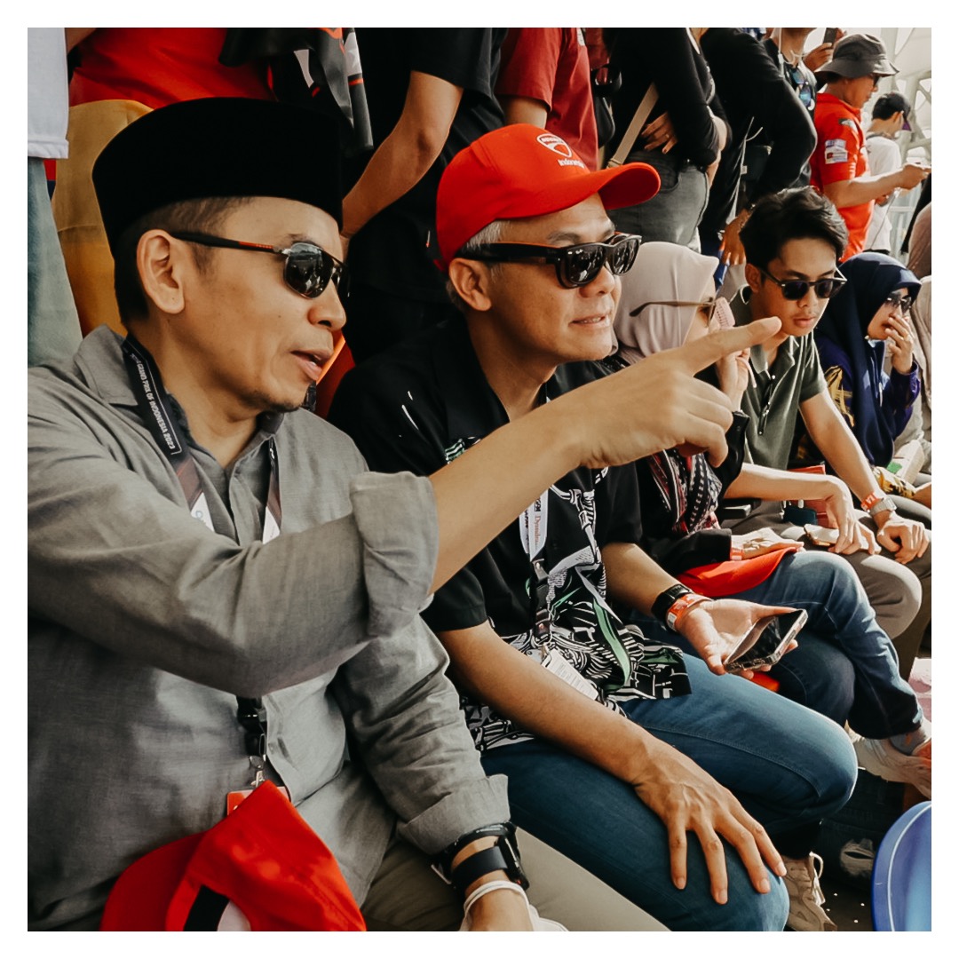 MotoGP Mandalika tahun ini memang luar biasa. Lebih jos dibanding tahun lalu. Penontonnya lebih banyak. Aksi-aksi ridernya juga lebih memukau. Yah meskipun Marquez dan Jorge Martin tidak bisa menyelesaikan race. Kalau kata <a href="/TGBMZainulMajdi/">Dr. TGH M. Zainul Majdi</a>, race mereka gak mulus karena gak mau