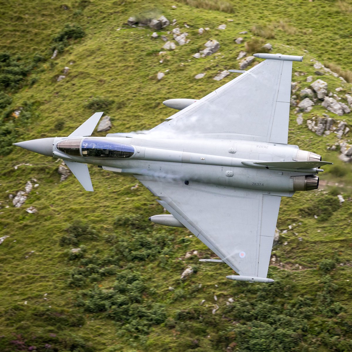 Type: Eurofighter Typhoon FGR.4 Unit: Royal Air Force 🇬🇧 Reg: ZK374 Loc: Mach Loop, Wales Date: 25-07-23 @RoyalAirForce @RAFPhotog @RAFConingsby @RAFLossiemouth @scan_sky @air_intel #raf #airforce #typhoon #MachLoop