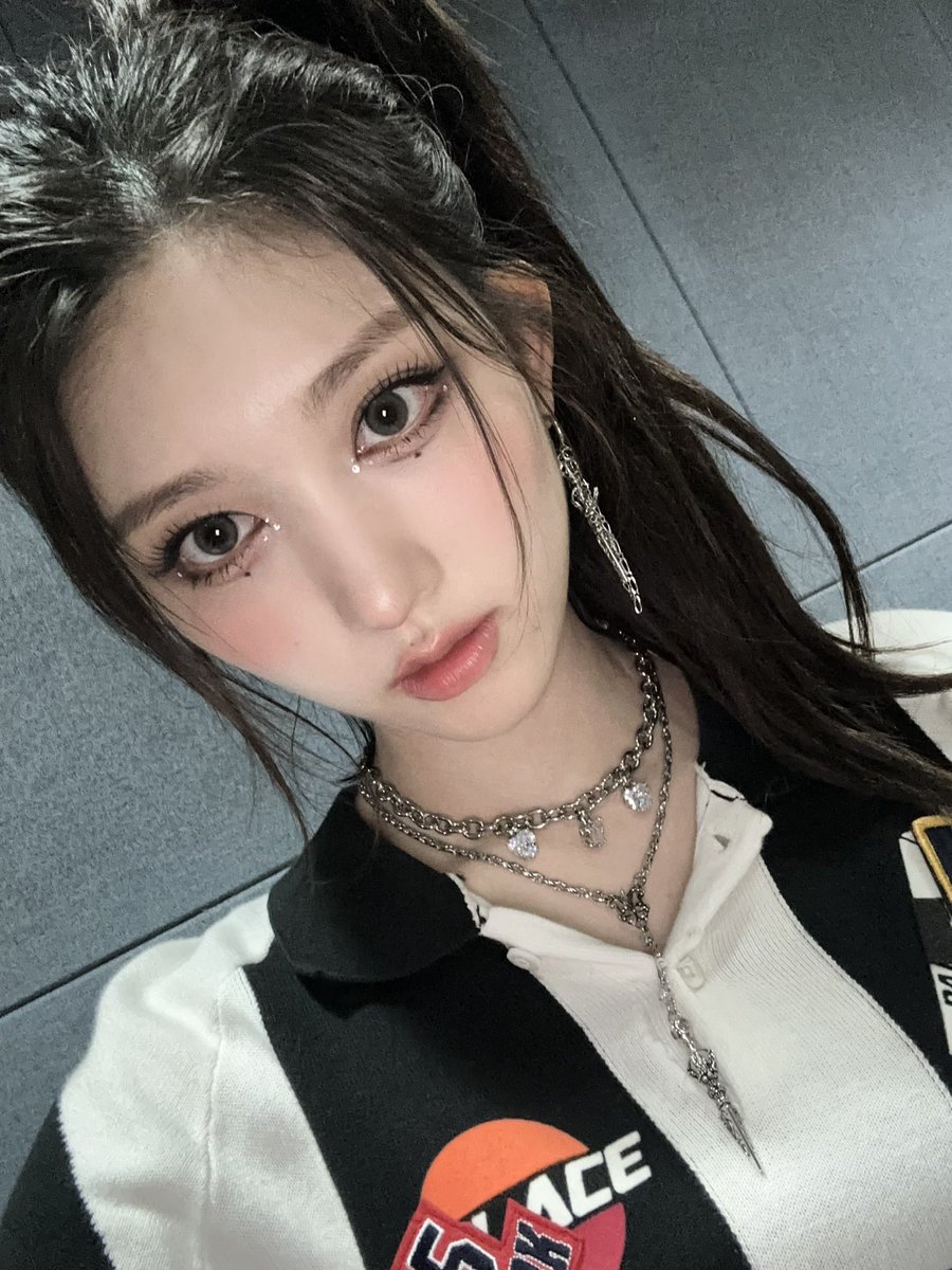 첫 주 끝🫶 이번 활동도 다이브 덕분에 너무 행복해요🥰

#IVE #아이브 #GAEUL #가을 
#1stEP #IVEMINE
#Eitherway #OfftheRecord #Baddie