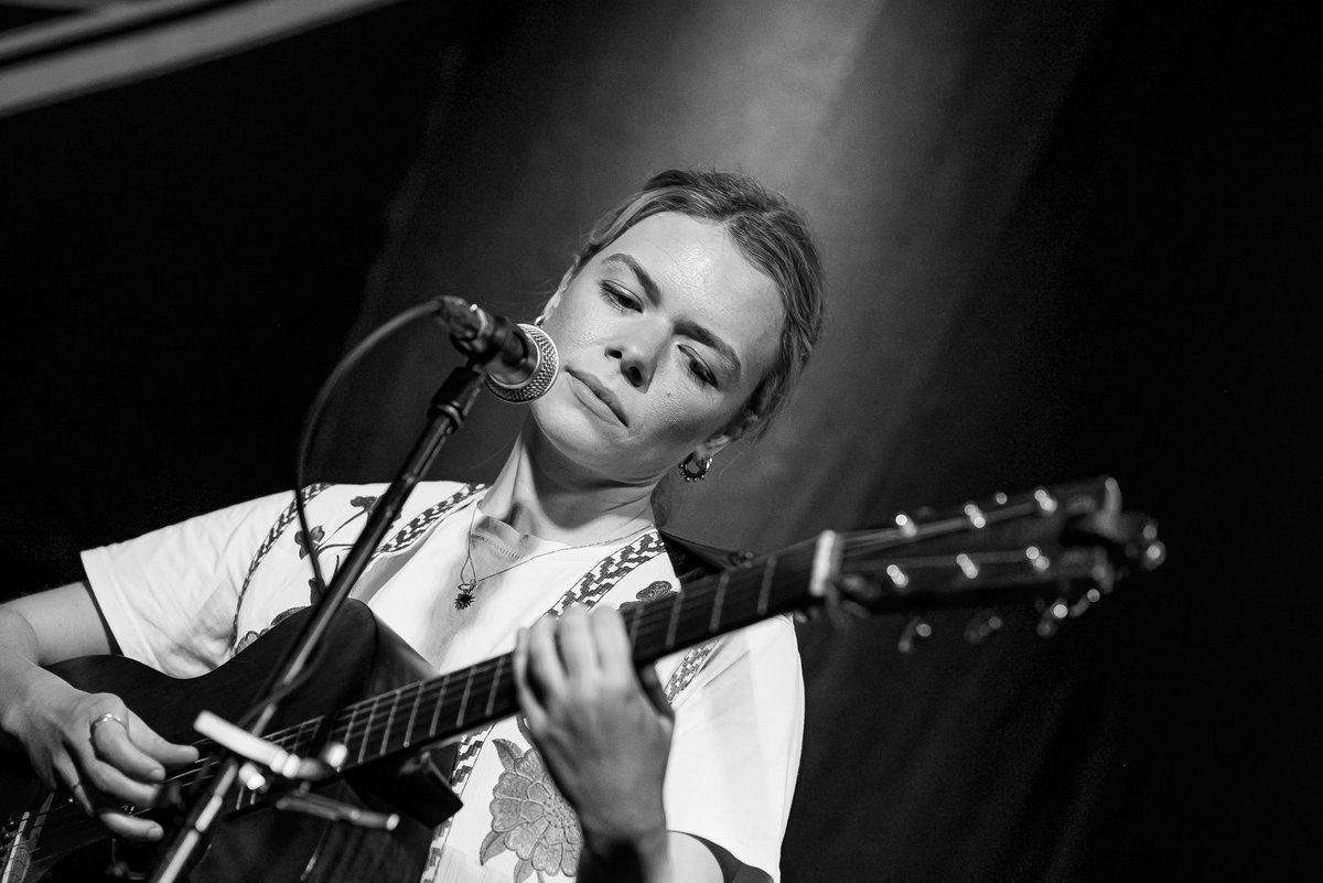 Tour with <a href="/ProudDisturber/">William The Conqueror</a> has been lovely so far. London show was one of my best yet :) 
Thanks to Eddy Taatgen for the pic of Brighton!
Next up: Sheffield, Edinburgh, Newcastle, Manchester, Birmingham
Tickets still available: chloefoy.com/live