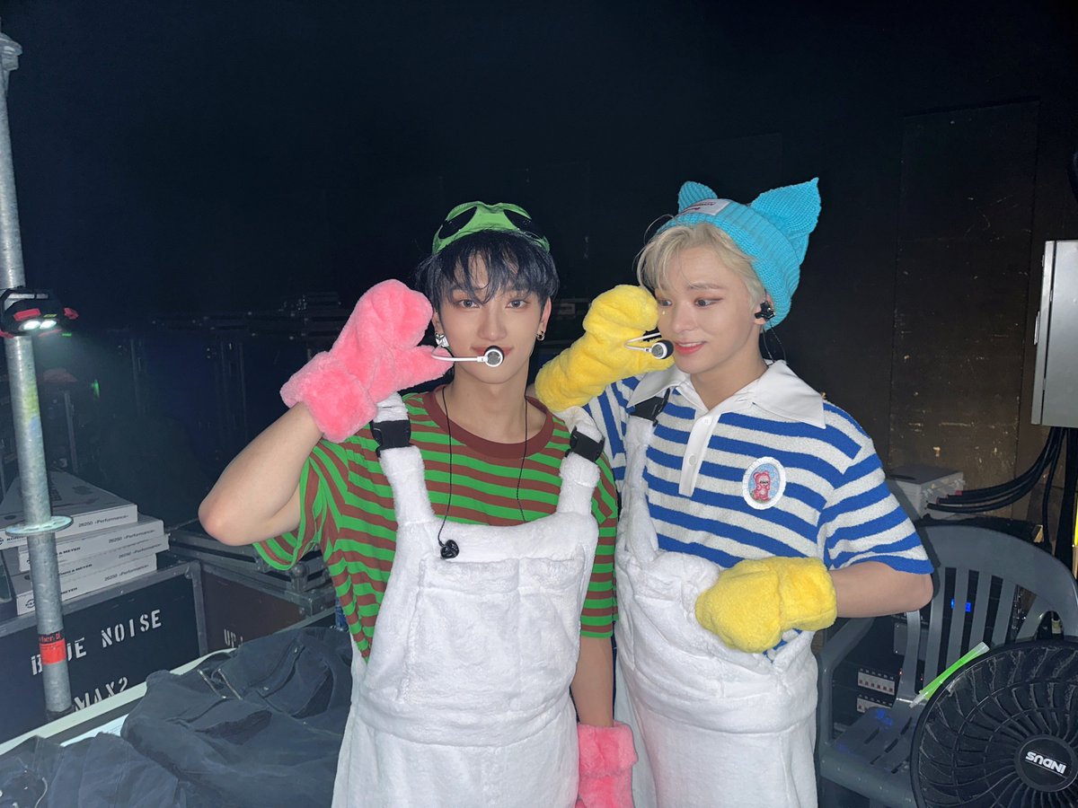 VannerOfficial's tweet photo. [#VANNER]

아름답고 찬란했던 첫 팬콘서트 마무리❣️
VVS와 배너가 같은 꿈을 꾸는
이 순간은 영원할 거야💎

#배너
#VVS_Adventure https://t.co/jeDjjfcmzY