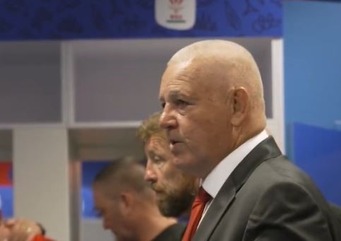 Warren Gatland delivers stirring dressing room speech to his devastated Wales players after World Cup exit
walesonline.co.uk/sport/rugby/ru…