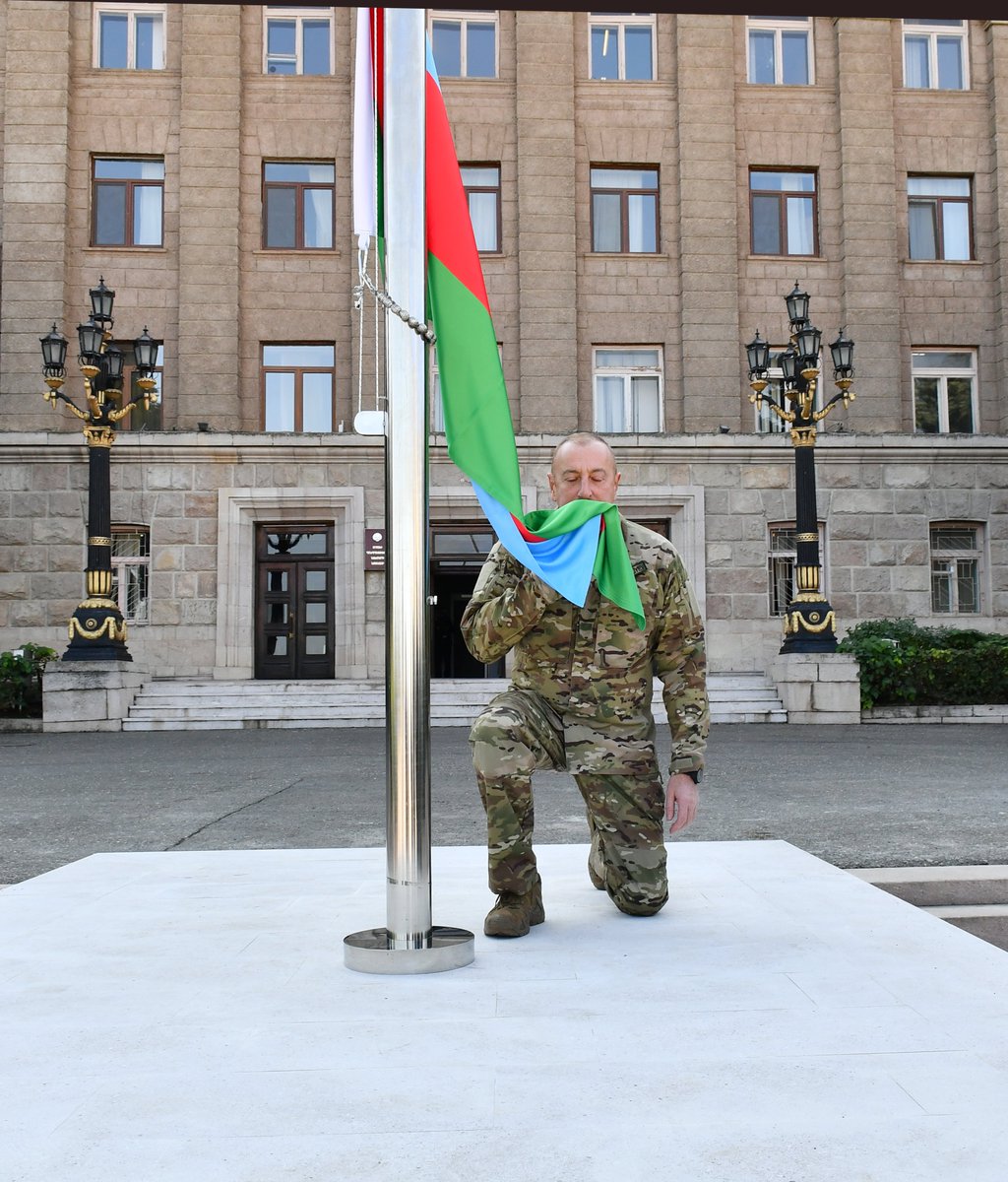 presidentaz's tweet photo. Ильхам Алиев поднял Государственный флаг Азербайджанской Республики в городе Ханкенди и выступил с речью. https://t.co/D2SQwWKKeY