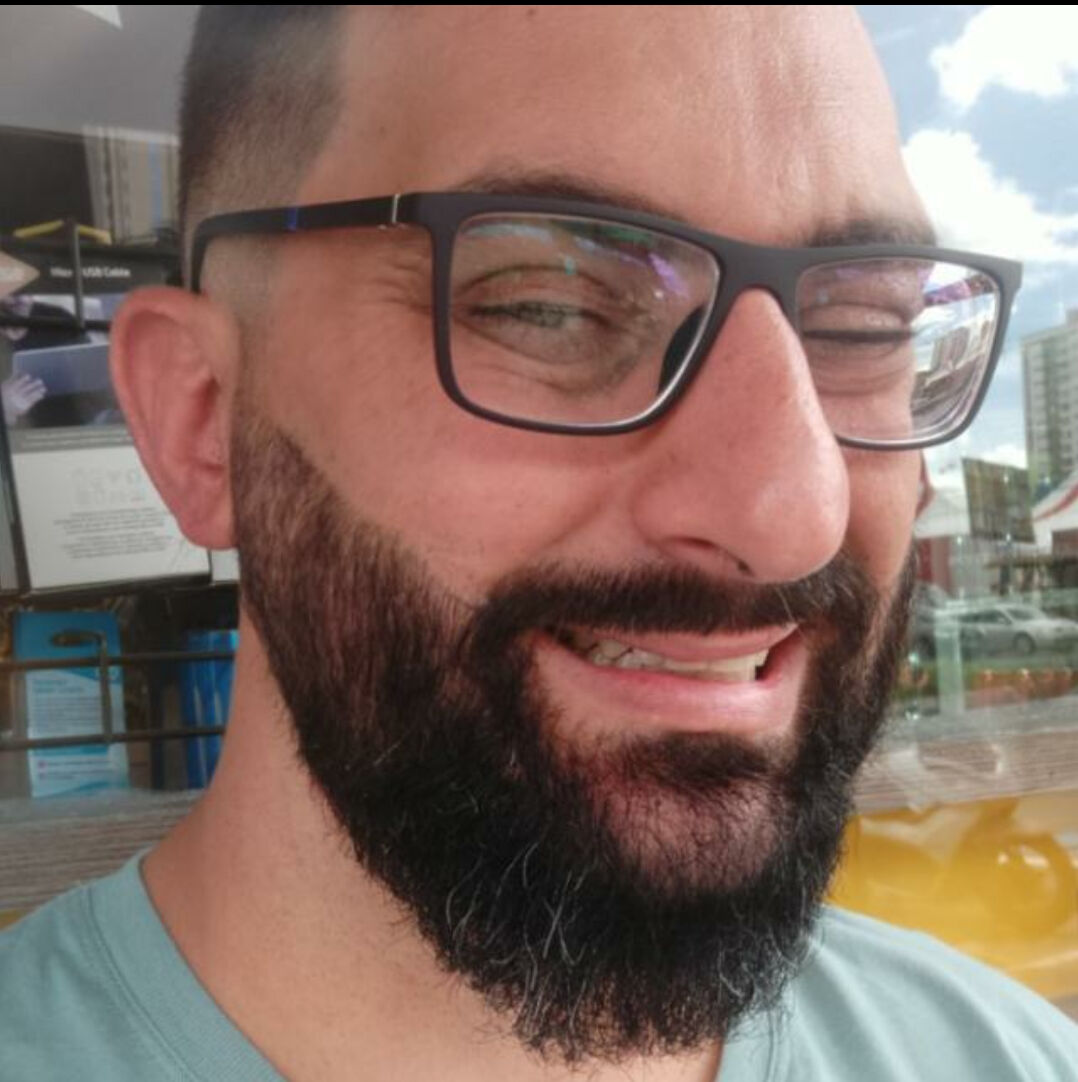 DfzeirosReduto's tweet photo. Amigos e amigas, com imenso pesar e uma dor dilacerante que estamos aqui para informar a partida do nosso amigo Zé Tulipa. Ele faleceu hoje pela madrugada, vítima de um AVC, em Divinópolis. O Cruzeiro Esporte Clube perde um de seus maiores torcedores! Que ele descanse em paz... https://t.co/Wbq4qjhkrV