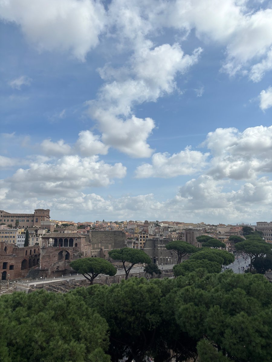 taylorisabela's tweet photo. Rome slay https://t.co/Za9Mw3XSF2