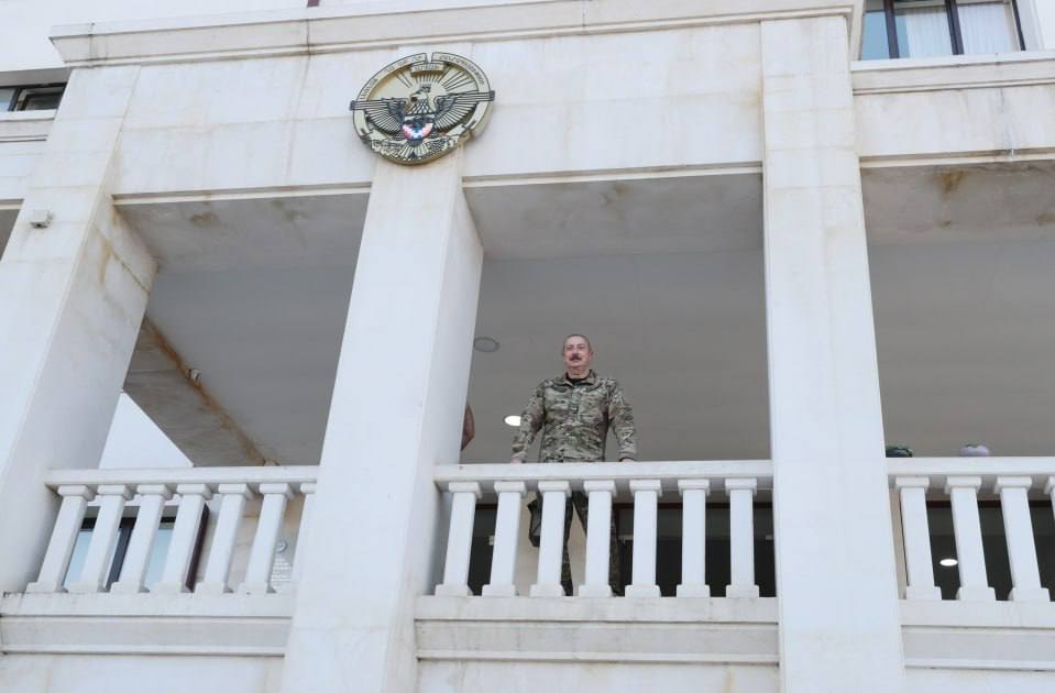 TatevikHayrape1's tweet photo. The dictator of Baku, Ilham Aliyev, visited the capital of Nagorno Karabakh, Stepanakert, where Armenians lived for 3,000 years but were forcefully displaced just two weeks ago. He took a picture with the national emblem of Artsakh. 
This is a victory of hatred and dictatorship https://t.co/CpHXHwBXQG