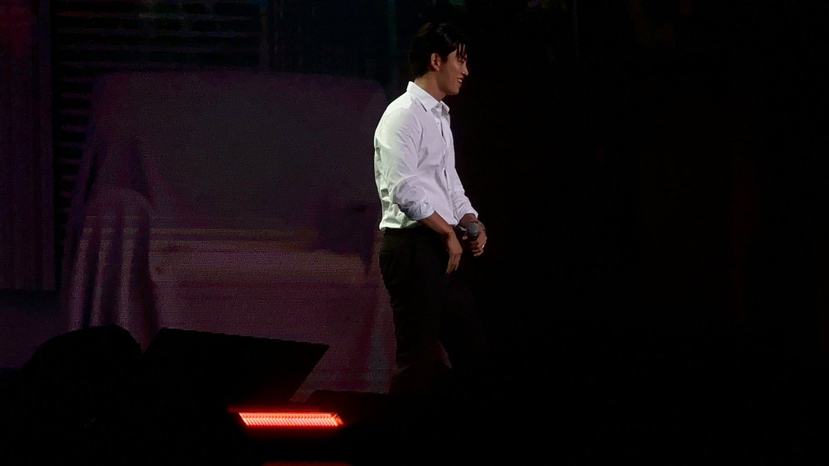 taecachance's tweet image. Can i please please say something without everyone getting mad #TaecyeoninBKK #SpecialTYinBKK #GodHelp