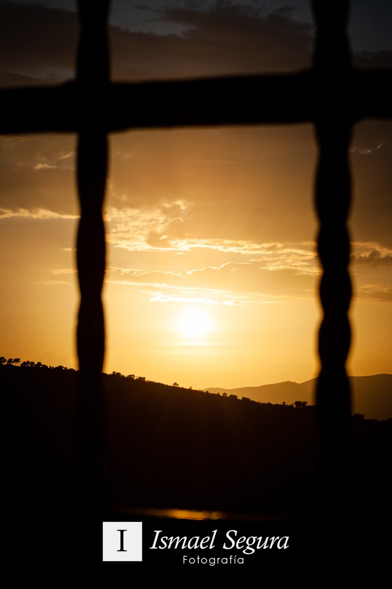 El atardecer 🌄 desde el Castillo de Burgalimar en Baños de la Encina (Jaén)

#Jaen #BañosdelaEncina #Andalucia #España #Spain #atardecer #castillo #castle #foto #fotografia #photography #photo